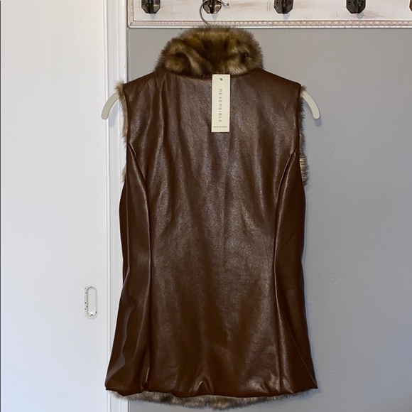 Reversible vest - Picture 4 of 6